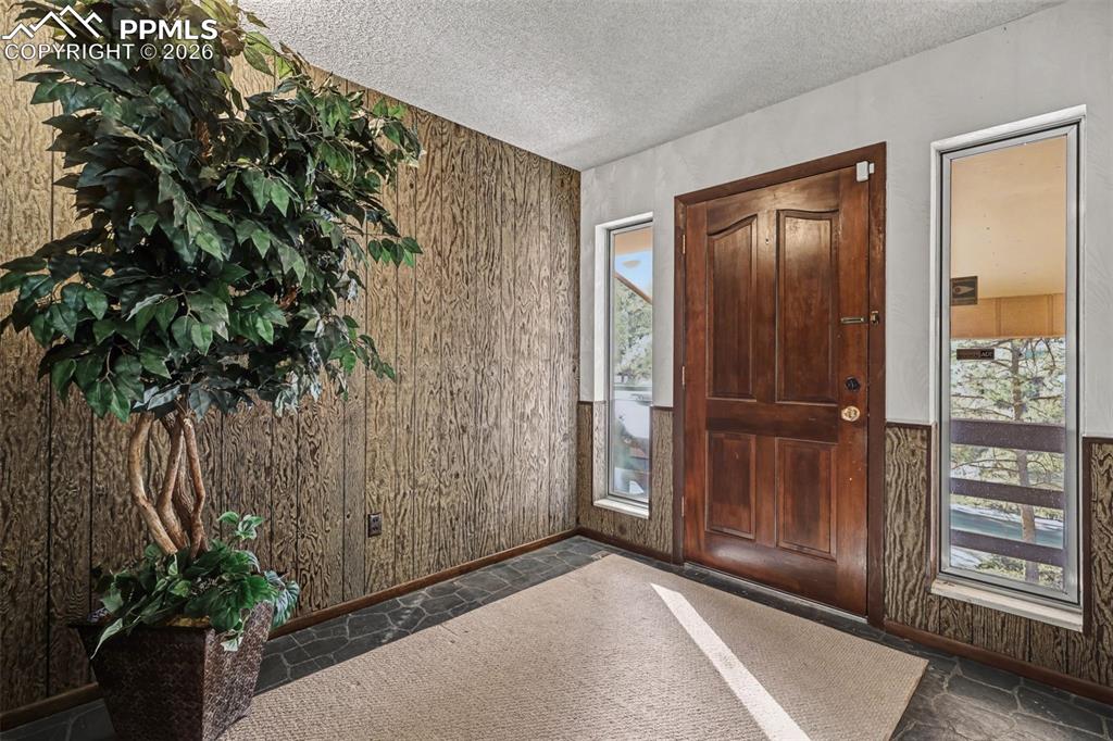 1040 Tari Drive photo 3