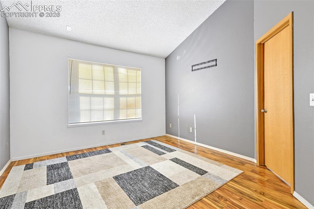 Primary Bedroom - Upper Level