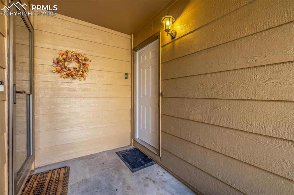 84 Stovel Circle photo 3