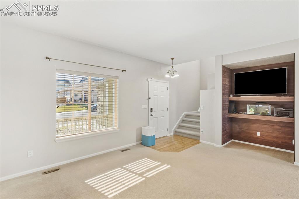 8487 Meadowcrest Drive photo 3