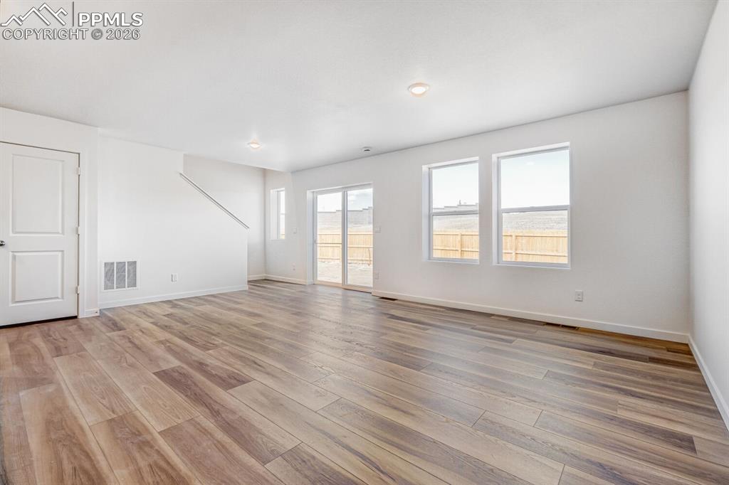 8922 Blue Feather Loop photo 2