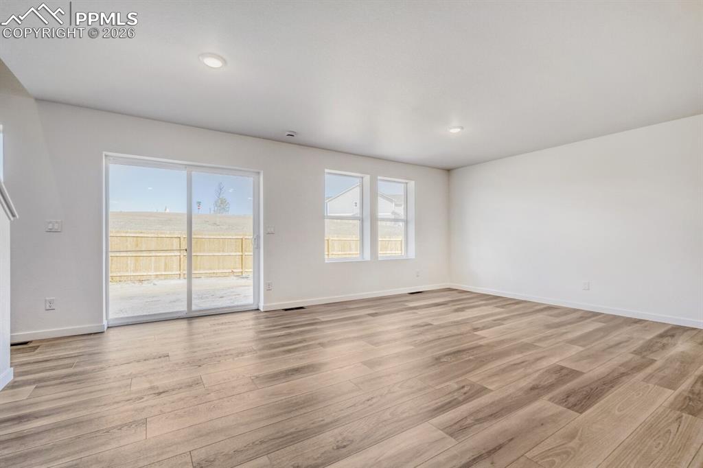 8922 Blue Feather Loop photo 3