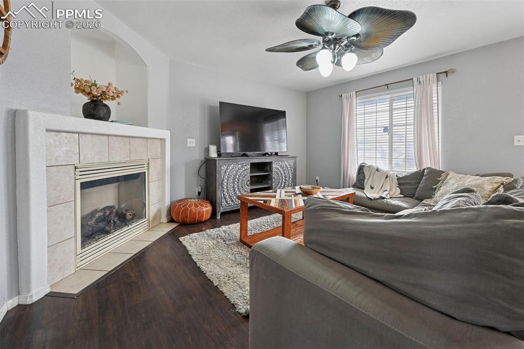 1130 Legend Oak Drive photo 3