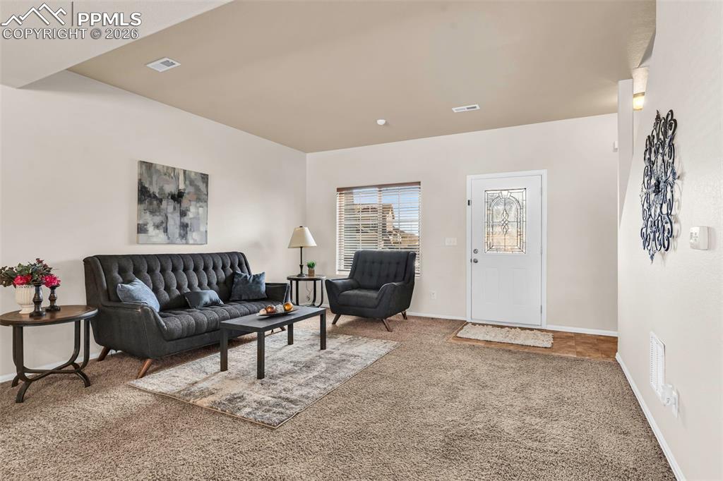 917 Silverqueen Road photo 2