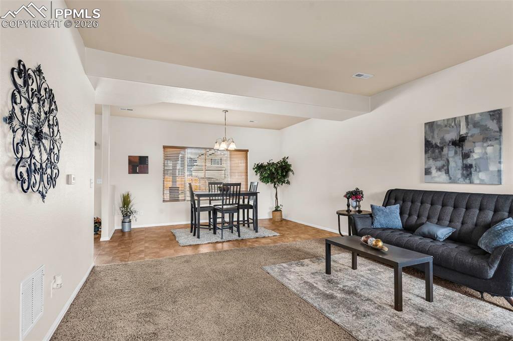 917 Silverqueen Road photo 3