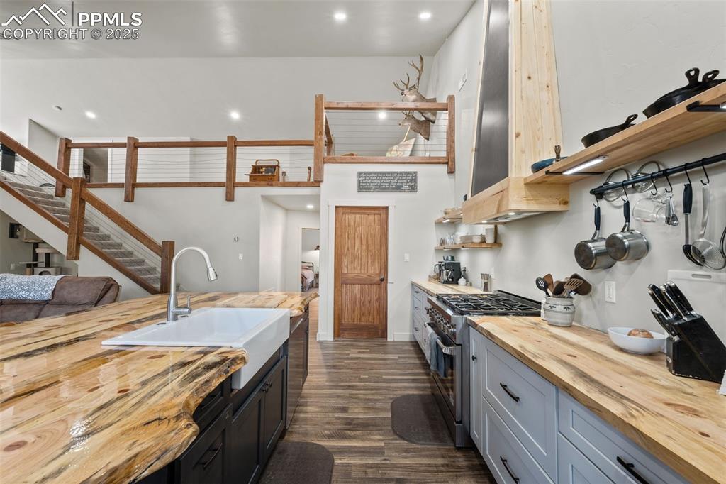 2270 Pikes Peak Drive